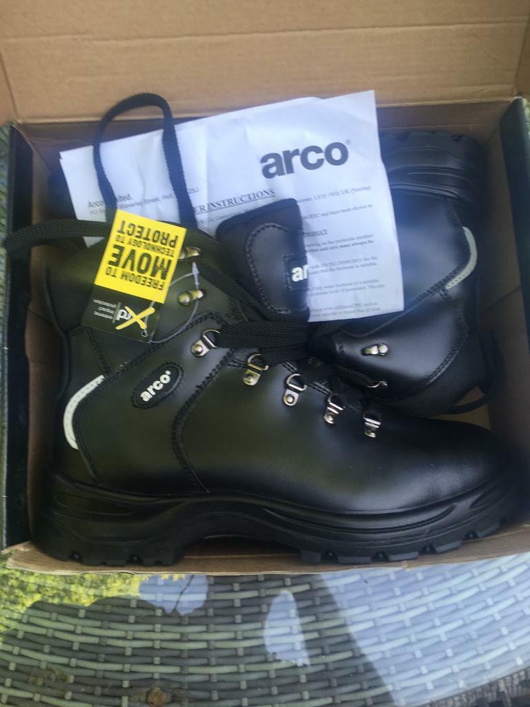 arco dealer boots